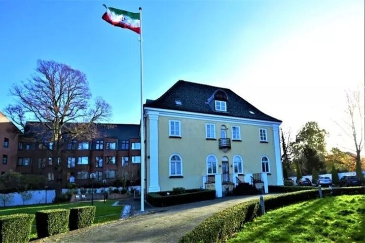 السفارة الإيرانية في كوبنهاغن تدين بشدة تدنيس القرآن الكريم في السويد