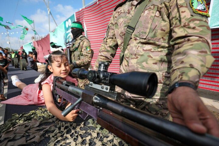 نمایشگاه تسلیحات و تجهیزات نظامی قسام در غزه+ تصاویر