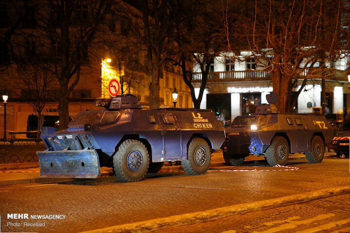 فرانس، پیرس فوجی چھاونی کا منظر پیش کرنے لگا، 20 سے زائد شہروں میں رفت وآمد پر پابندی