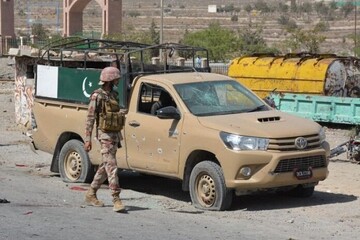 حمله افراد مسلح به ۲ ایست بازرسی در ایالت بلوچستان/ ۴ پلیس پاکستان کشته شدند