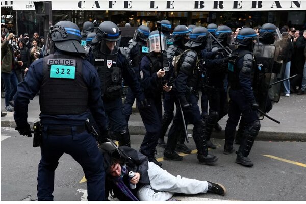 فرانس، احتجاج روکنے میں ناکامی پر میکرون حکومت حواس باختہ، والدین کو جیل میں ڈالنے کی دھمکی