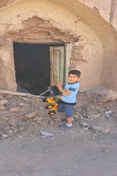 زخم سه سیل بر تن نحیف نهوج/مردم هنوز بین ویرانهها صبوری میکنند