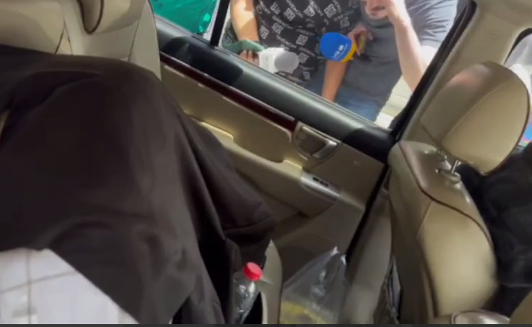 خروج عجیب مدیرعامل پرسپولیس از هیات مدیره/ درویش زیر کُت مخفی شد!