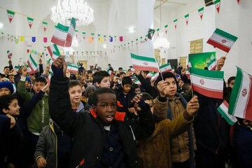بزرگترین گردهمایی کودکان جهان اسلام در حرم رضوی برگزار شد