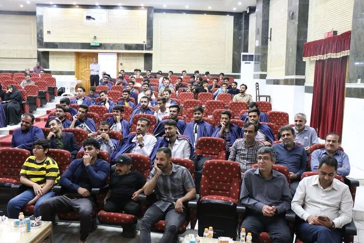 معلمان جایگاه بسیار والایی در جامعه دارند