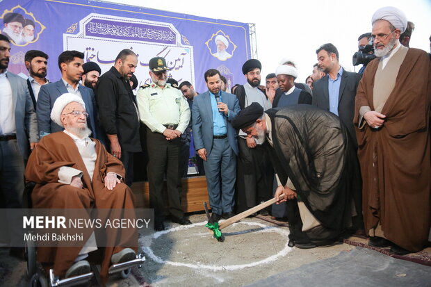 آئین کلنگ زنی شبکه های جهانی ولایت