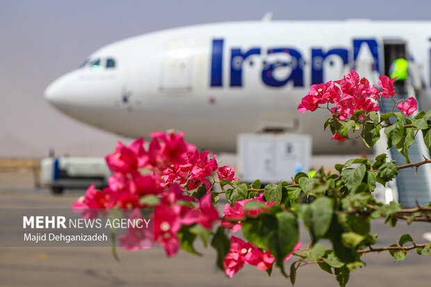 
1st group of Yazdi pilgrims return from S. Arabia