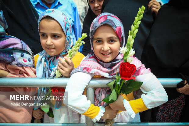 
1st group of Yazdi pilgrims return from S. Arabia