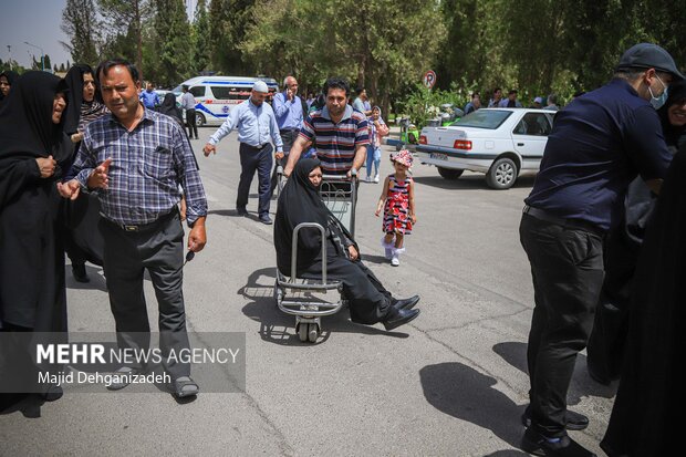 
1st group of Yazdi pilgrims return from S. Arabia