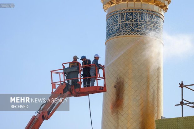 Decorating Imam Ali (AS) shrine for Eid al-Ghadir
