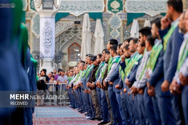 Decorating Imam Ali (AS) shrine for Eid al-Ghadir
