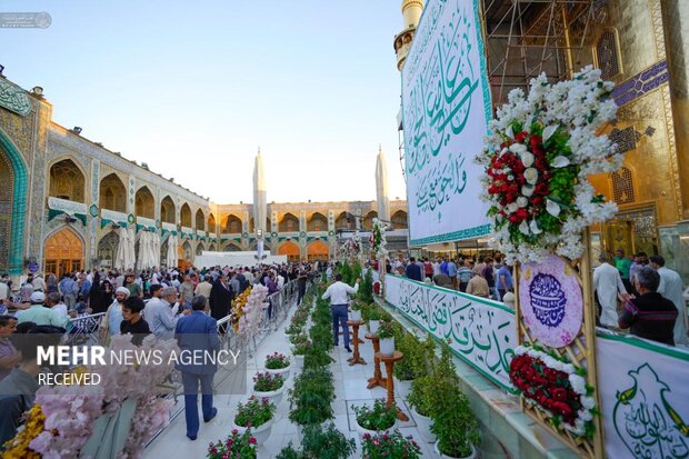 Decorating Imam Ali (AS) shrine for Eid al-Ghadir
