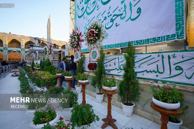 Decorating Imam Ali (AS) shrine for Eid al-Ghadir
