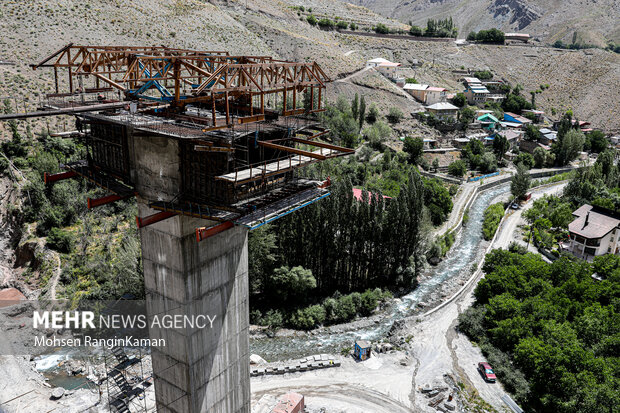 خبرنگاران و اصحاب رسانه صبح امروز سه‌شنبه ۱۳ تیر ۱۴۰۲ از مراحل نهایی آماده‌سازی مسیر رفت فاز ۲ آزادراه تهران شمال بازدید کردند