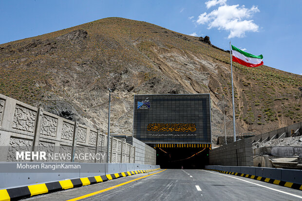 خبرنگاران و اصحاب رسانه صبح امروز سه‌شنبه ۱۳ تیر ۱۴۰۲ از مراحل نهایی آماده‌سازی مسیر رفت فاز ۲ آزادراه تهران شمال بازدید کردند