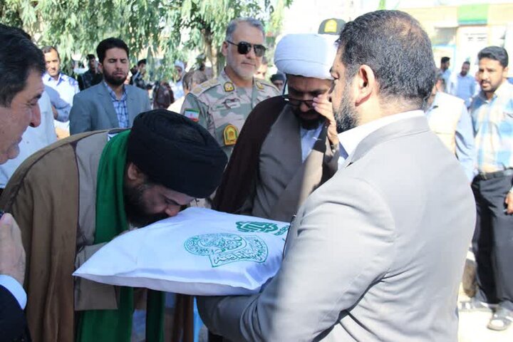 ایرانی شہر مہران میں امام علی ع کے روضے کا علم لہرایا گیا+ تصاویر