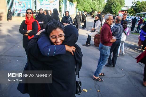 Iranian students compete for university entrance
