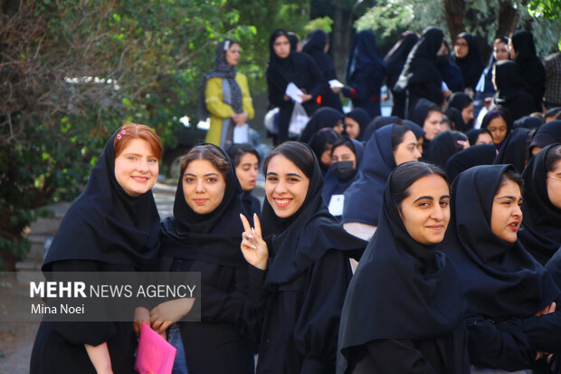 Iranian students compete for university entrance
