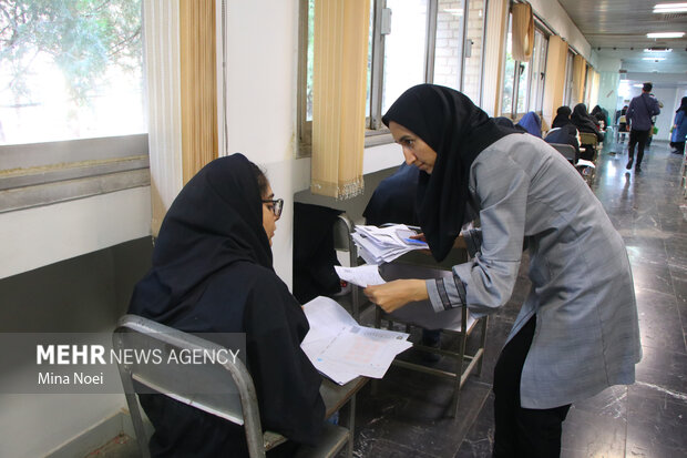 Iranian students compete for university entrance
