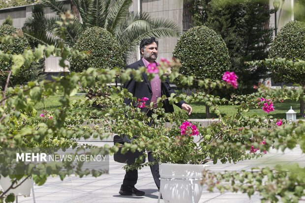 روح الله دهقانی فیروزآبادی معاون علمی فناوری در حاشیه جلسه هیئت دولت