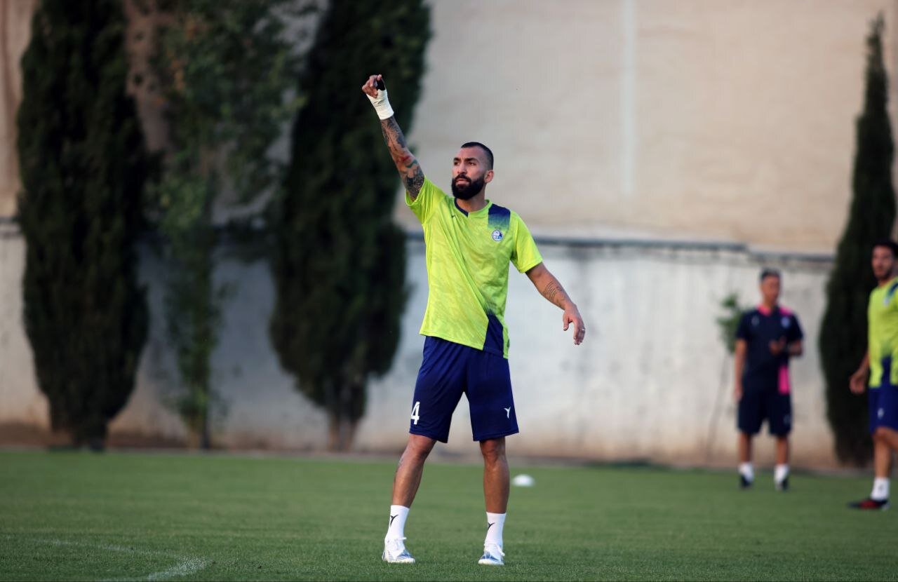 بازگشت روزبه چشمی به تمرینات در روز حضور سرپرست جدید استقلال