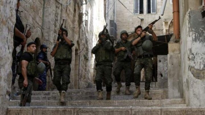 فلسطین، صہیونی دہشت گرد فورسز کا القدس میں فلسطینی کیمپ پر دھاوا