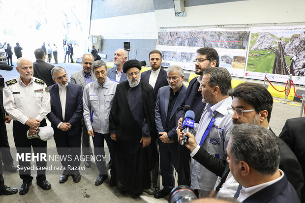 مراسم آئین بهره‌برداری از افتتاح مسیر رفت قطعه ۲ آزادراه تهران- شمال صبح امروز پنجشنبه ۱۵ تیر ماه ۱۴۰۲ با حضور سید ابراهیم رئیسی، رئیس جمهور، مهرداد بذرپاش، وزیر راه و شهرسازی و پرویز فتاح، رئیس بنیاد مستضعفان برگزار شد