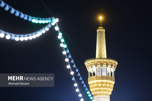 حرم مطہر امام رضاؑ میں شب عید غدیر کی مناسبت سے محفل جشن و سرور منعقد
