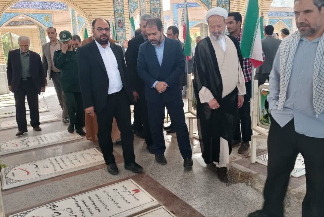 استاندار اصفهان به اردستان سفر کرد