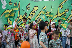 کرمانشاہ کے غدیر اسکوائر میں بچوں کی عید غدیر کے حوالے سے خوبصورت منقبت خوانی