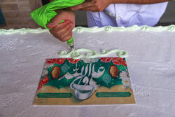 پخت و توزیع کیک ۵ تنی در زنجان