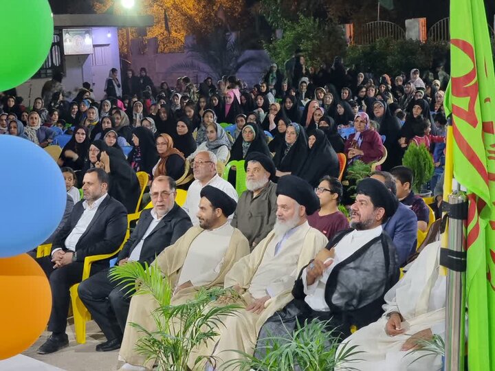 خداوند علی (ع) را در میان امت اسلامی برجسته کرده است