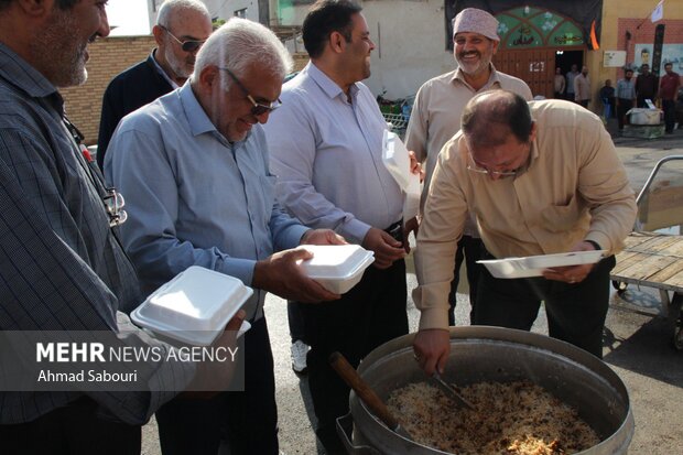 پخت ۷۲ دیگ غذا به مناسبت غدیر در سمنان