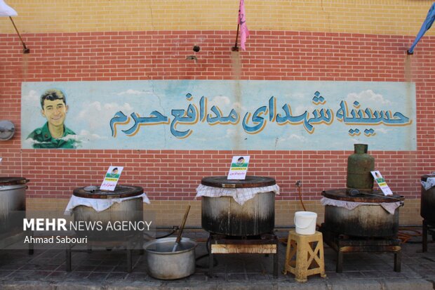 پخت ۷۲ دیگ غذا به مناسبت غدیر در سمنان