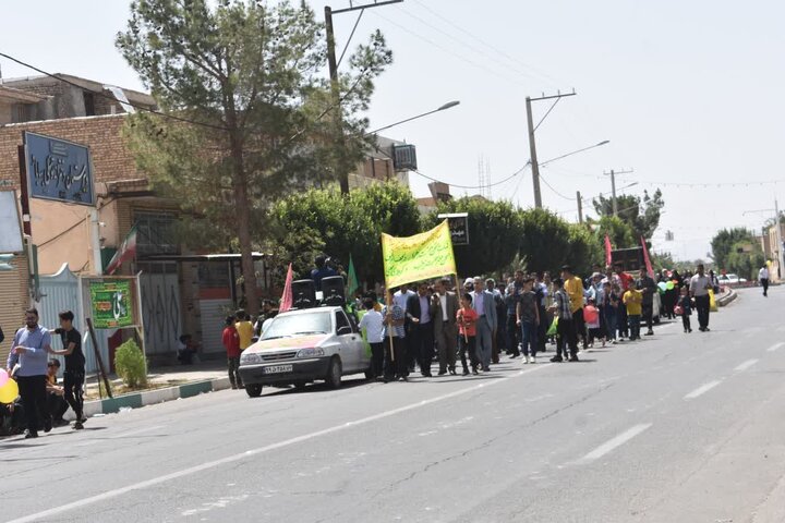 کاروان پیاده شادی عید غدیر در بهاباد به حرکت درآمد