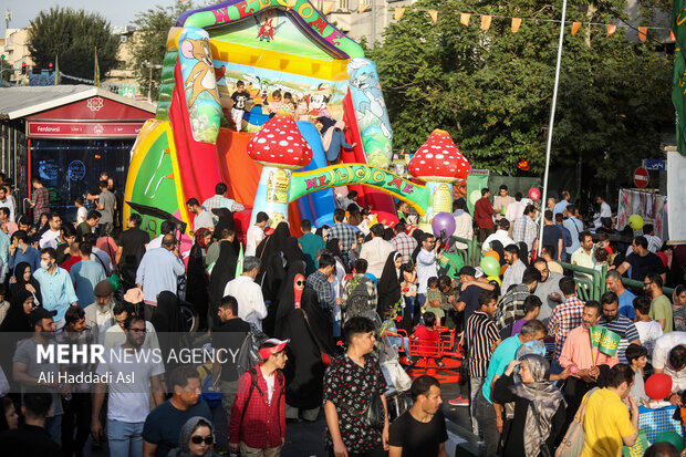 خادمان نوجوان غدیر میداندار شدند/ حضور عروسکها در یک جشن بزرگ خادمان نوجوان غدیر میداندار شدند/ حضور عروسکها در یک جشن بزرگ