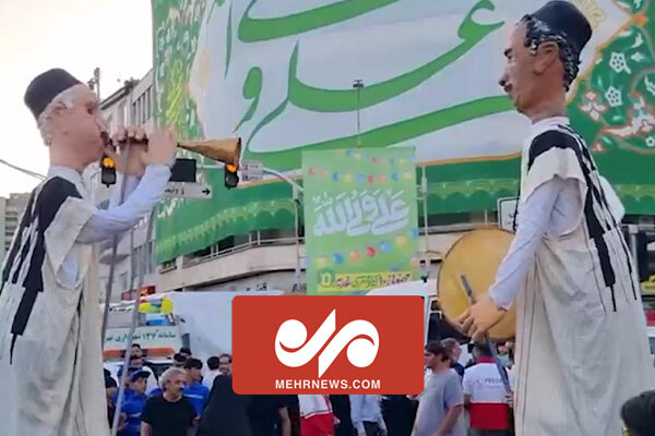اجرای نمایش عروسکی در مسیر جشن ۱۰ کیلومتری عید غدیر اجرای نمایش عروسکی در مسیر جشن ۱۰ کیلومتری عید غدیر