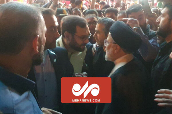 شاهد...حضور مفاجئ للرئيس الايراني في "ضيافة 10كم" بمناسبة عيد الغدير في طهران 