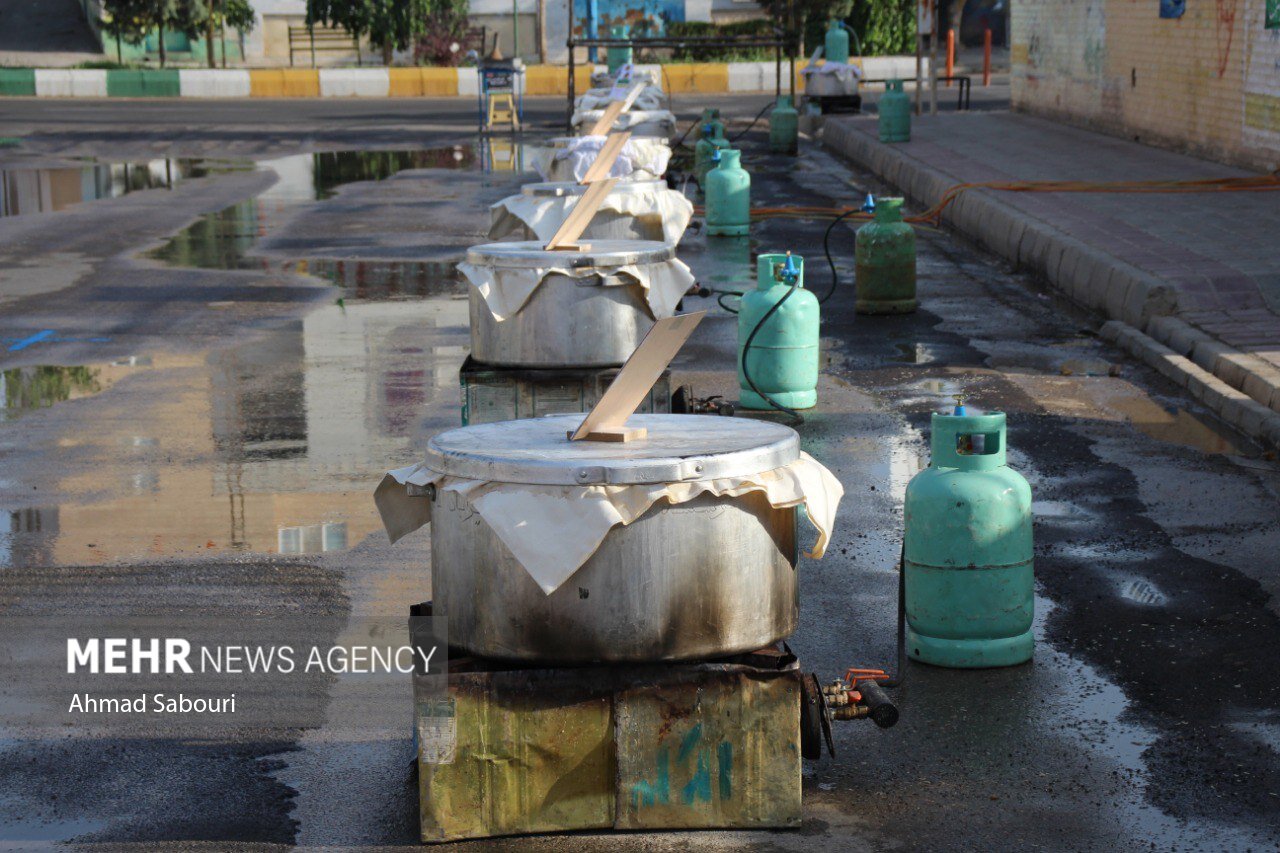 غدیری متفاوت در استان سمنان/ اطعام مساکین به عشق مرتضی علی