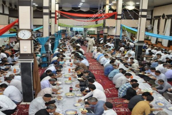 آماده سازی غذای مهمانی ۱۱۰ هزار نفری در اصفهان