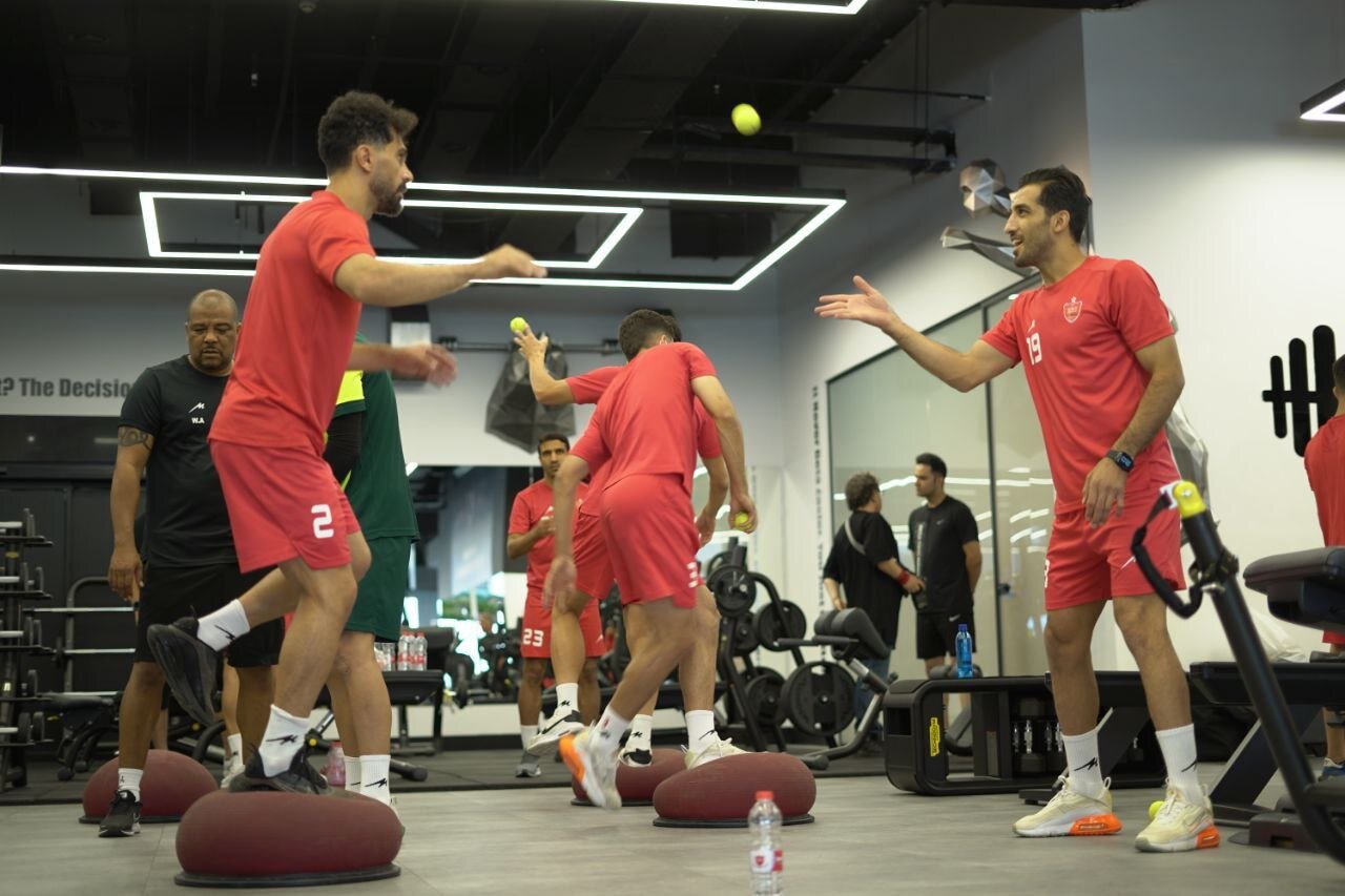 تصاویری از تمرین امروز پرسپولیس در سالن بدنسازی