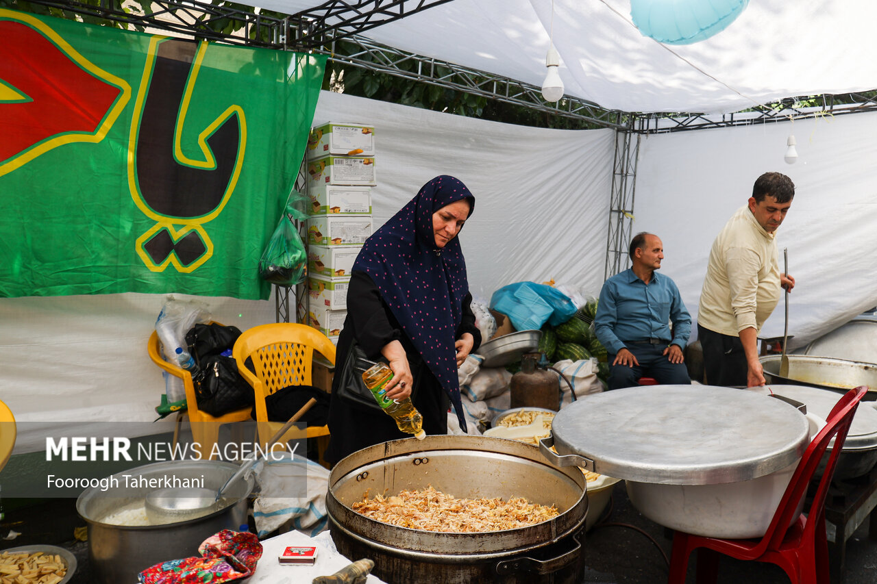 پخت و توزیع ۱۱۴ هزار پرس غذا در شاهرود