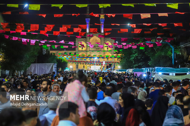 People of Yazd gloriously hold Eid al-Ghadir celebrations
