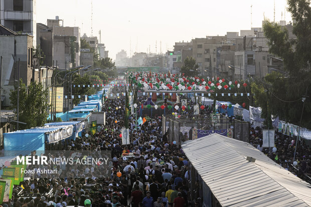 «مهمونی کیلومتری غدیر» یک جشن مردمی است