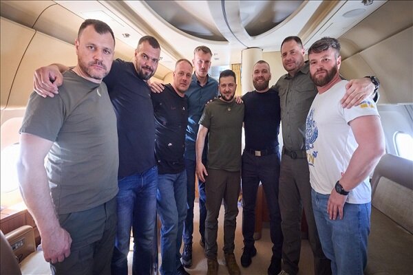 زلنسکی: ۵ فرمانده گردان آزوف از ترکیه به اوکراین بازگشتند