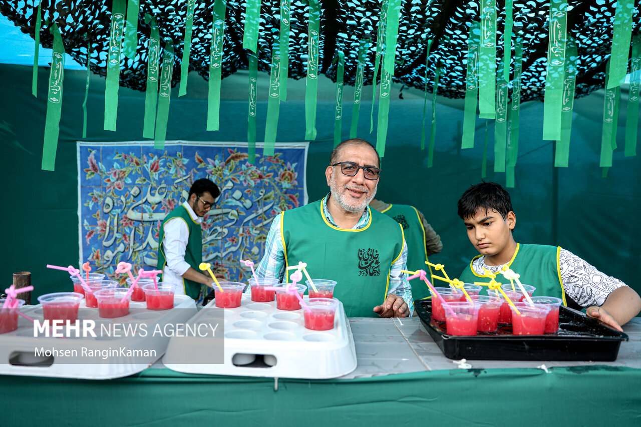 سنگ تمام کاشانیها در مهمونی غدیر / کودکان مهمان ویژه حضرت بودند