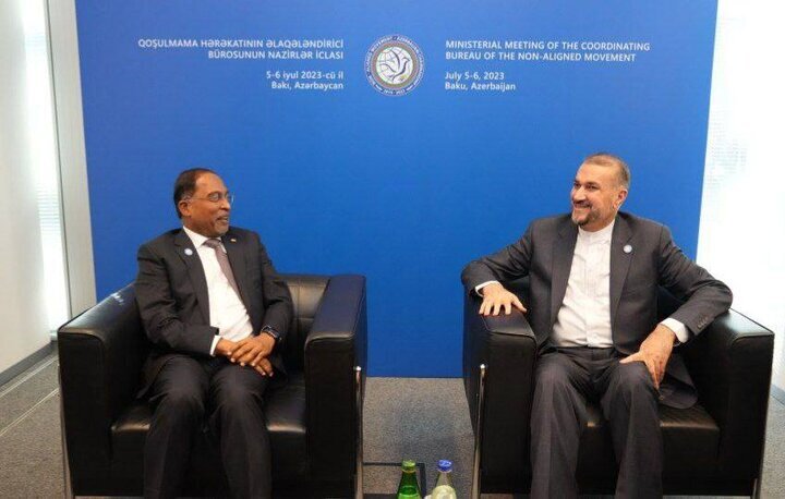 سنگ بنای توسعه روابط تهران – باکو در ملاقاتی ۲ ساعته