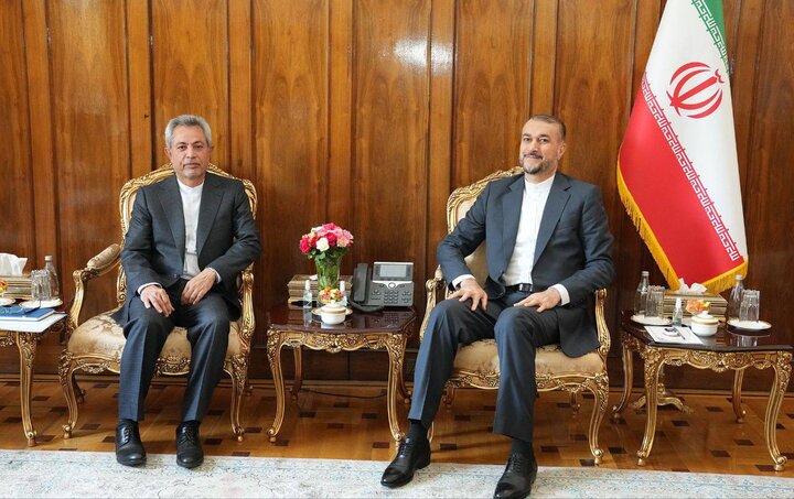 وزير الخارجية الايراني يؤكد على تعزيز التعاون الاقتصادي مع بلغاريا