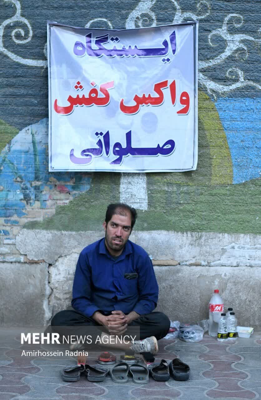 خالصانه پای کار مولا/خاک کفش مهمانان غدیر را با عشق زدودم