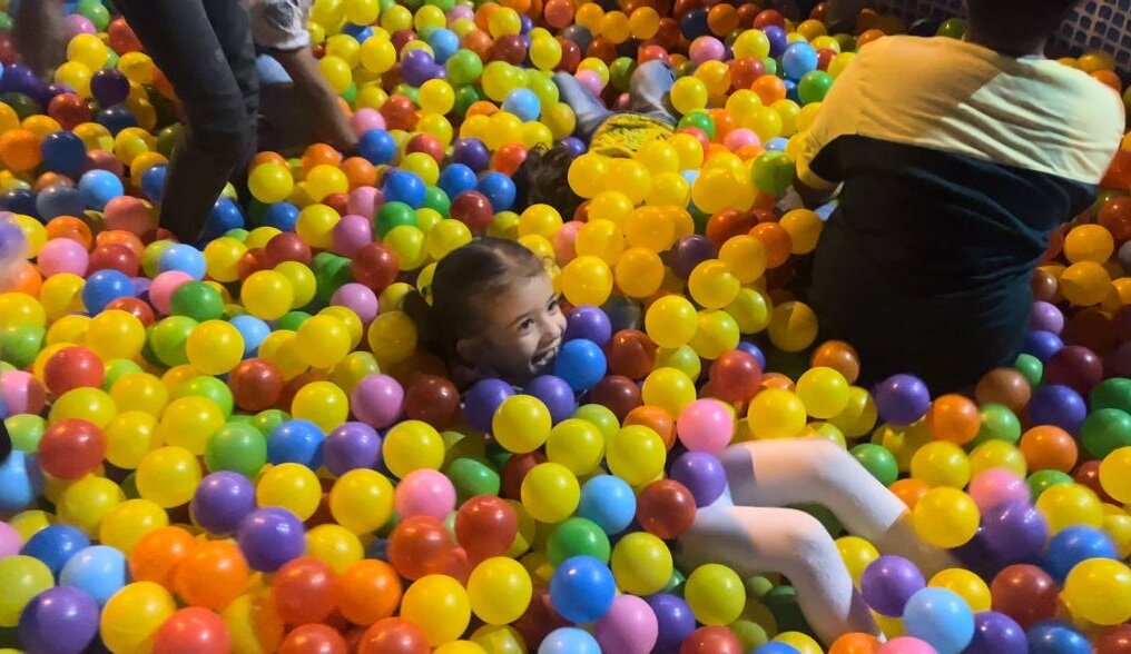 پنج «فریم» از کودکانههای مهمونی ۱۰ کیلومتری